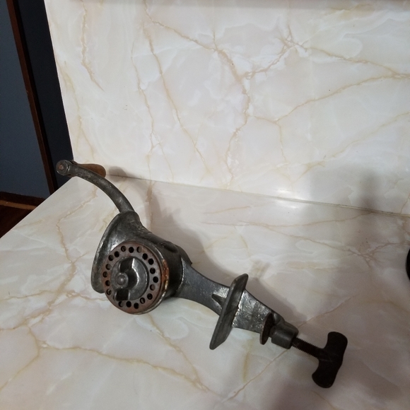 VINTAGE MEAT GRINDER C.I.CO BOYERTOWN PA KEYSTONE MADE IN USA - Picture 1 of 5